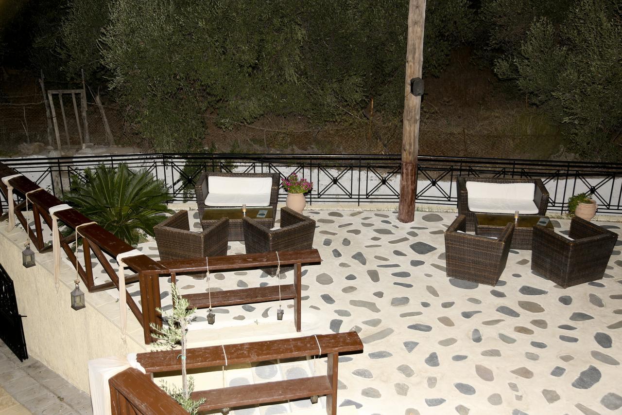 Coral Hotel Plomari Екстер'єр фото