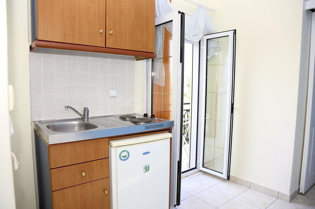 Coral Hotel Plomari Екстер'єр фото